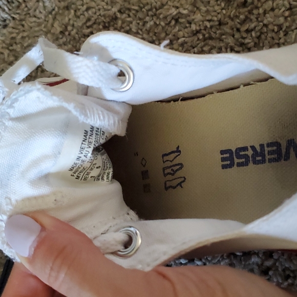 Converse Chuck-Taylors - Picture 4 of 6